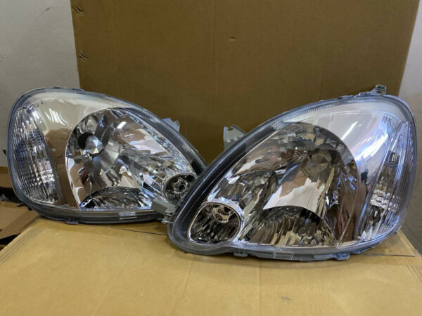 Faro De Yaris 2003/2005
