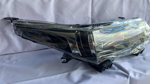 Faro Lh Rh Toyota Corolla Nacional 2015/2018