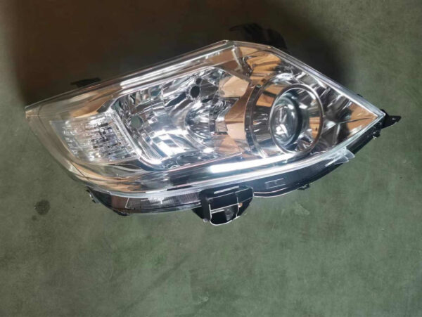 Faro Toyota Fortuner 2012/2017 - Imagen 3