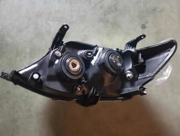 Faro Toyota Fortuner 2012/2017 - Imagen 4