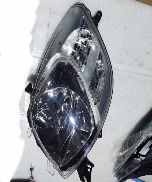 Faro Toyota Yaris 2006/2008 - Imagen 3
