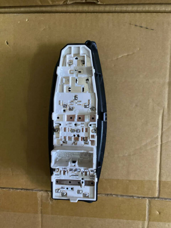 Mando Control Eleva Vidrios Aveo 4 Puerta 2005/2010